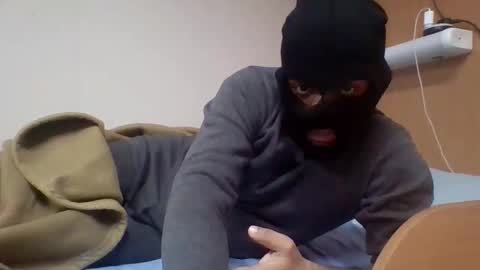 Snapshot of brownmanin40s chatting on 20, 12, 2025 brownmanin40s online show from 20, 12, 2025