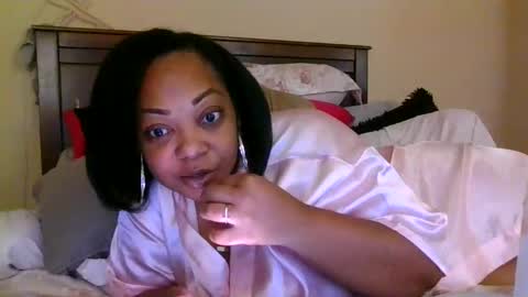 brownroundrenee online show from 27, 10, 2025