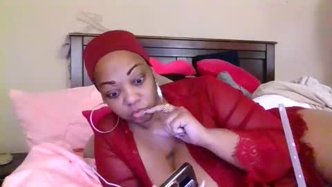 Snapshot of brownroundrenee chatting on 23, 5, 2026 brownroundrenee online show from 23, 5, 2026