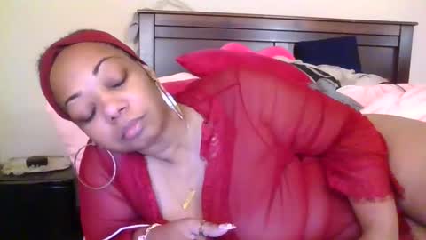 Snapshot of brownroundrenee chatting on 29, 5, 2026 brownroundrenee online show from 29, 5, 2026