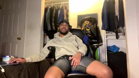 Snapshot of brownskinshortyy chatting on 18, 12, 2024 Brownskinshortyy online show from 18, 12, 2024