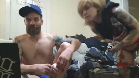 Snapshot of brt37 chatting on 20, 2, 2026 Canadiantryoncouple online show from 20, 2, 2026