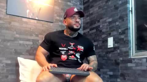 Snapshot of brucedallas chatting on 14, 3, 2026 brucedallas online show from 14, 3, 2026