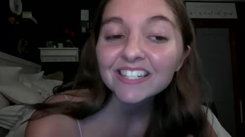 Snapshot of brunettebaby040 chatting on 8, 10, 2025 brunettebaby040 online show from 8, 10, 2025