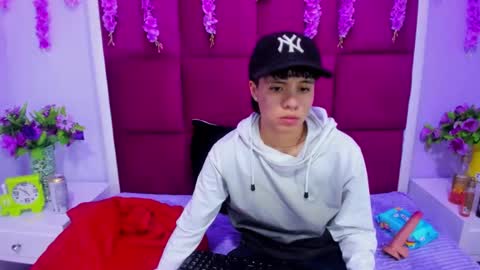 Snapshot of bruno_cruz chatting on 8, 10, 2025 Bruno Cruz online show from 8, 10, 2025