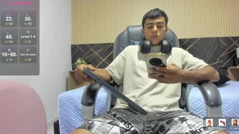 Snapshot of bruno_fox_ chatting on 8, 6, 2026 Bruno online show from 8, 6, 2026