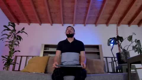 Andres Suarez online show from 25, 4, 2026