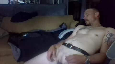 Snapshot of brutal3anddone chatting on 19, 11, 2025 brutal3anddone online show from 19, 11, 2025