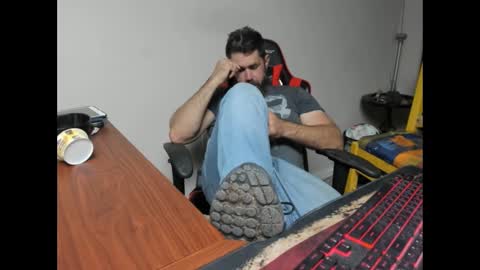 BRUTALMASTER1983 online show from 4, 11, 2025