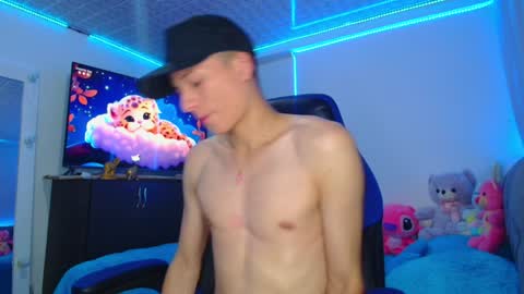 BRYAM INDEPENDENT MODEL online show from 23, 1, 2025