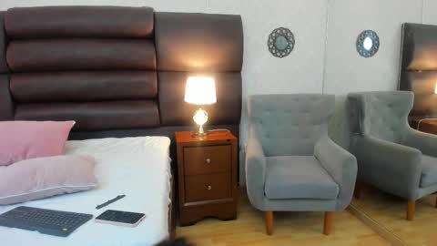 bryannamiller online show from 23, 11, 2025