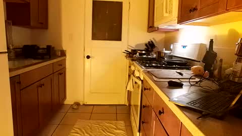 Snapshot of btmcub_sandiego chatting on 2, 3, 2025 bottom freak online show from 2, 3, 2025