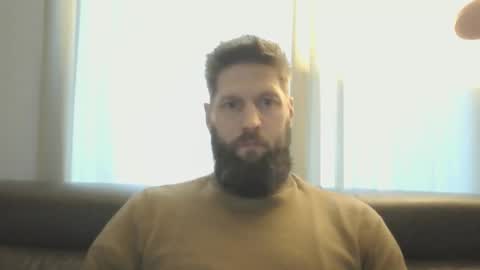 bubblebee1982 online show from 5, 12, 2024