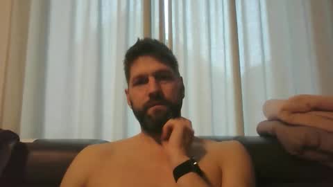 bubblebee1982 online show from 23, 11, 2025