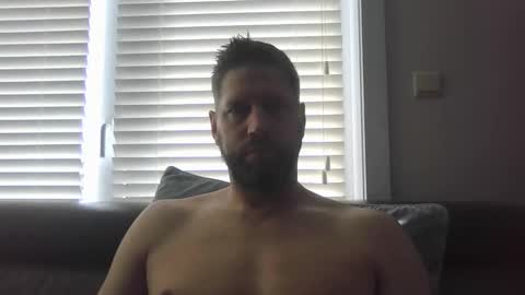 bubblebee1982 online show from 14, 5, 2026
