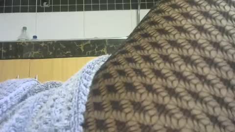 pretty online show from 16, 12, 2025