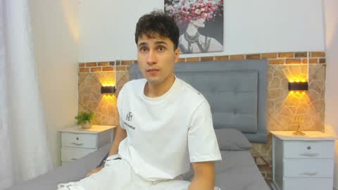 Snapshot of buddy_whitte chatting on 15, 1, 2025 Buddy Whitte online show from 15, 1, 2025