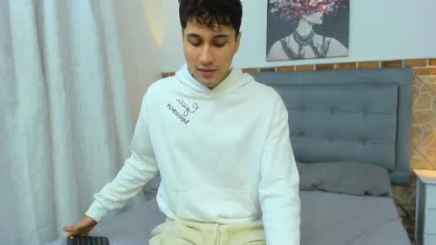 Snapshot of buddy_whitte chatting on 19, 1, 2025 Buddy Whitte online show from 19, 1, 2025
