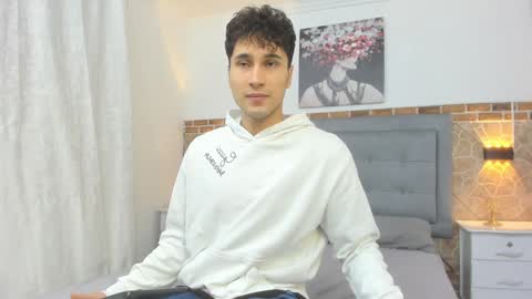 Snapshot of buddy_whitte chatting on 20, 1, 2025 Buddy Whitte online show from 20, 1, 2025