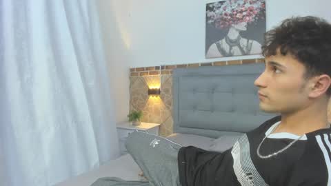 Snapshot of buddy_whitte chatting on 23, 1, 2025 Buddy Whitte online show from 23, 1, 2025