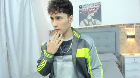 Snapshot of buddy_whitte chatting on 25, 1, 2025 Buddy Whitte online show from 25, 1, 2025