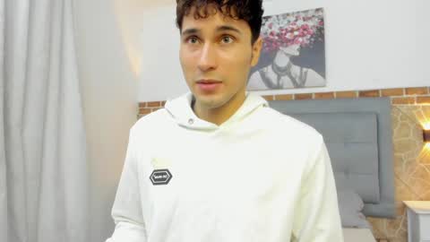 Snapshot of buddy_whitte chatting on 1, 2, 2025 Buddy Whitte online show from 1, 2, 2025