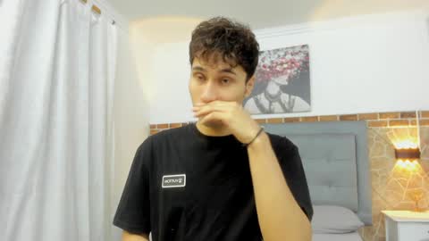 Snapshot of buddy_whitte chatting on 5, 2, 2025 Buddy Whitte online show from 5, 2, 2025