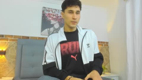 Snapshot of buddy_whitte chatting on 1, 3, 2025 Buddy Whitte online show from 1, 3, 2025