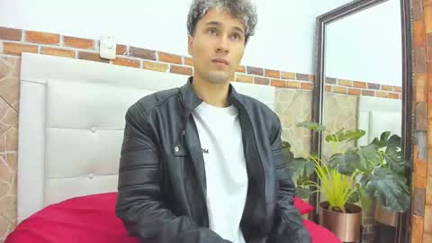 Snapshot of buddy_whitte chatting on 12, 9, 2025 Buddy Whitte online show from 12, 9, 2025
