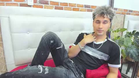 Snapshot of buddy_whitte chatting on 16, 9, 2025 Buddy Whitte online show from 16, 9, 2025