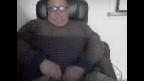 Snapshot of buddyluvzumore chatting on 6, 1, 2025 buddyluvzumore online show from 6, 1, 2025