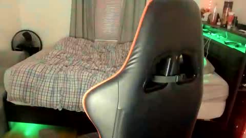 buffsexyman24 online show from 2, 3, 2025