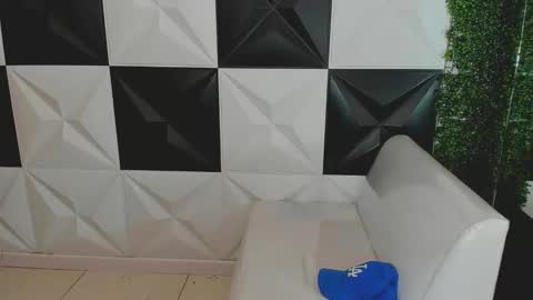 Snapshot of bull_cam chatting on 4, 10, 2025 bull_cam online show from 4, 10, 2025