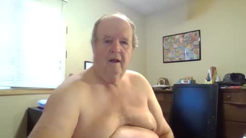 Snapshot of bullfrogg5050 chatting on 17, 1, 2026 bullfrogg5050 online show from 17, 1, 2026