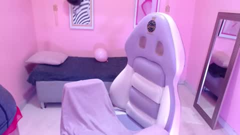 Snapshot of bunny_poison chatting on 17, 11, 2025 ... . . ... online show from 17, 11, 2025