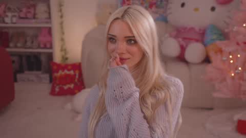 Snapshot of bunnydollstella chatting on 24, 12, 2024 Stella online show from 24, 12, 2024