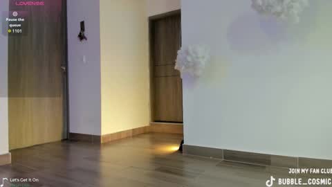 Im Val Welcome to my room My instagram Bubble cosmic online show from 19, 3, 2026