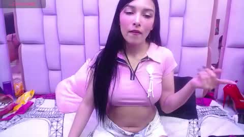 burbuja pink  online show from 26, 11, 2025