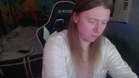 Snapshot of burningflute chatting on 18, 12, 2024 burningflute online show from 18, 12, 2024