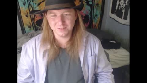 Snapshot of burningflute chatting on 18, 9, 2025 burningflute online show from 18, 9, 2025