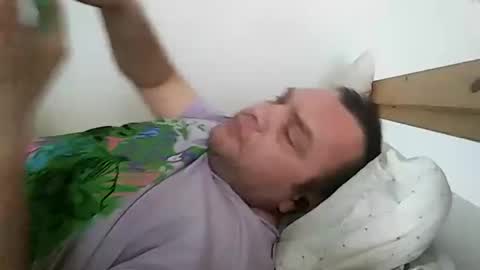 Snapshot of bury703709 chatting on 14, 1, 2025 Creazy dad online show from 14, 1, 2025