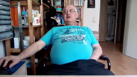 Snapshot of busibaer666 chatting on 26, 4, 2026 busi online show from 26, 4, 2026