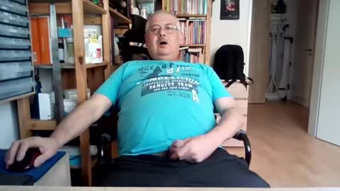 Snapshot of busibaer666 chatting on 27, 4, 2026 busi online show from 27, 4, 2026
