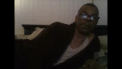 Busturgutzgd1 online show from 8, 2, 2025