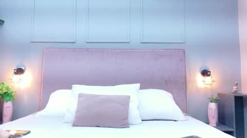 Busty zay online show from 5, 1, 2026