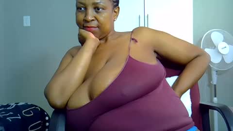 Snapshot of bustytessa37 chatting on 13, 2, 2025 bustytessa37 online show from 13, 2, 2025