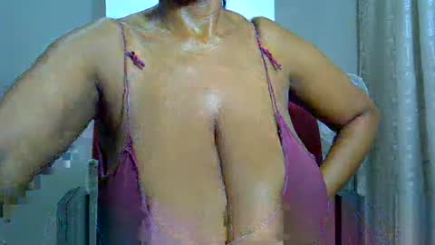 Snapshot of bustytessa37 chatting on 18, 2, 2025 bustytessa37 online show from 18, 2, 2025