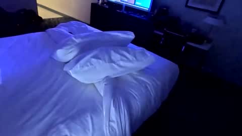 busy40somethingcpl online show from 1, 11, 2025