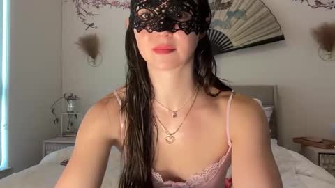 busy_bee69 online show from 16, 5, 2026