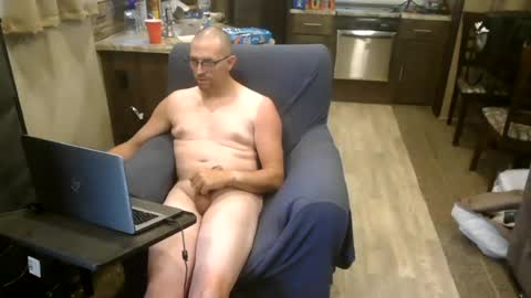 Snapshot of buttnaked4u1 chatting on 1, 8, 2026 buttnaked4u1 online show from 1, 8, 2026